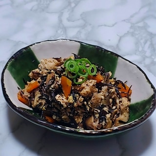 芽ひじき入り☆鯖缶炒り豆腐